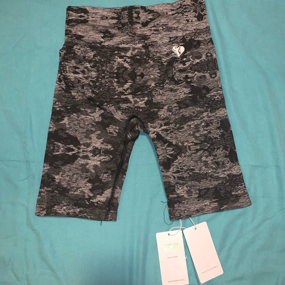 WOMEN’S BEST biker shorts